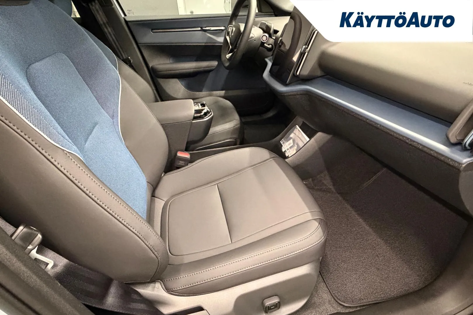 Volvo EX30 XTN-409 carousel image