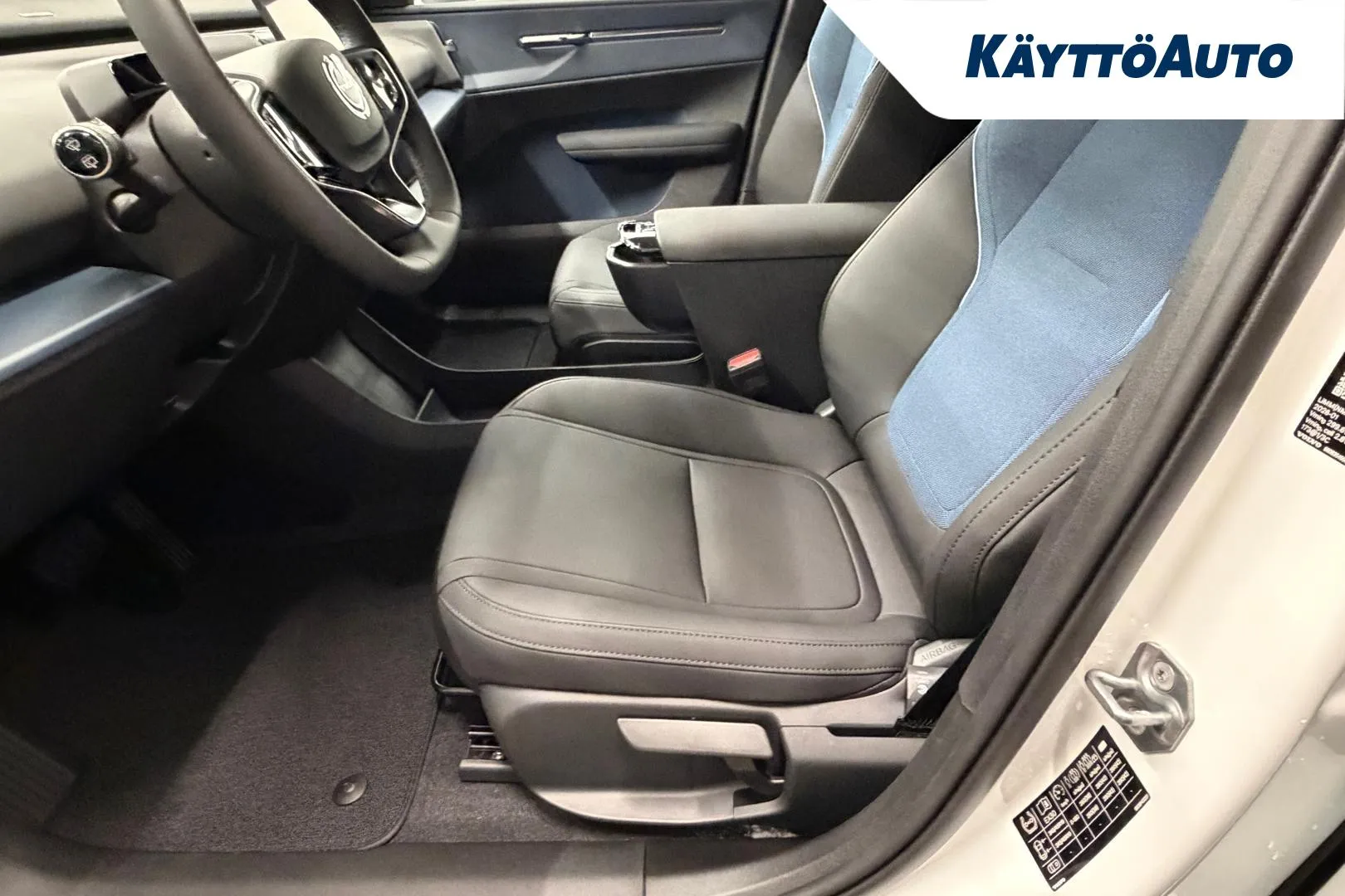 Volvo EX30 XTN-414 carousel image