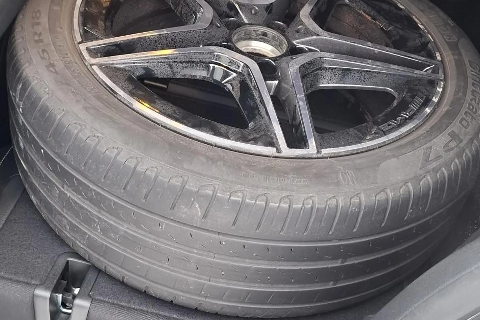 Mercedes-Benz A CRM-864 carousel image