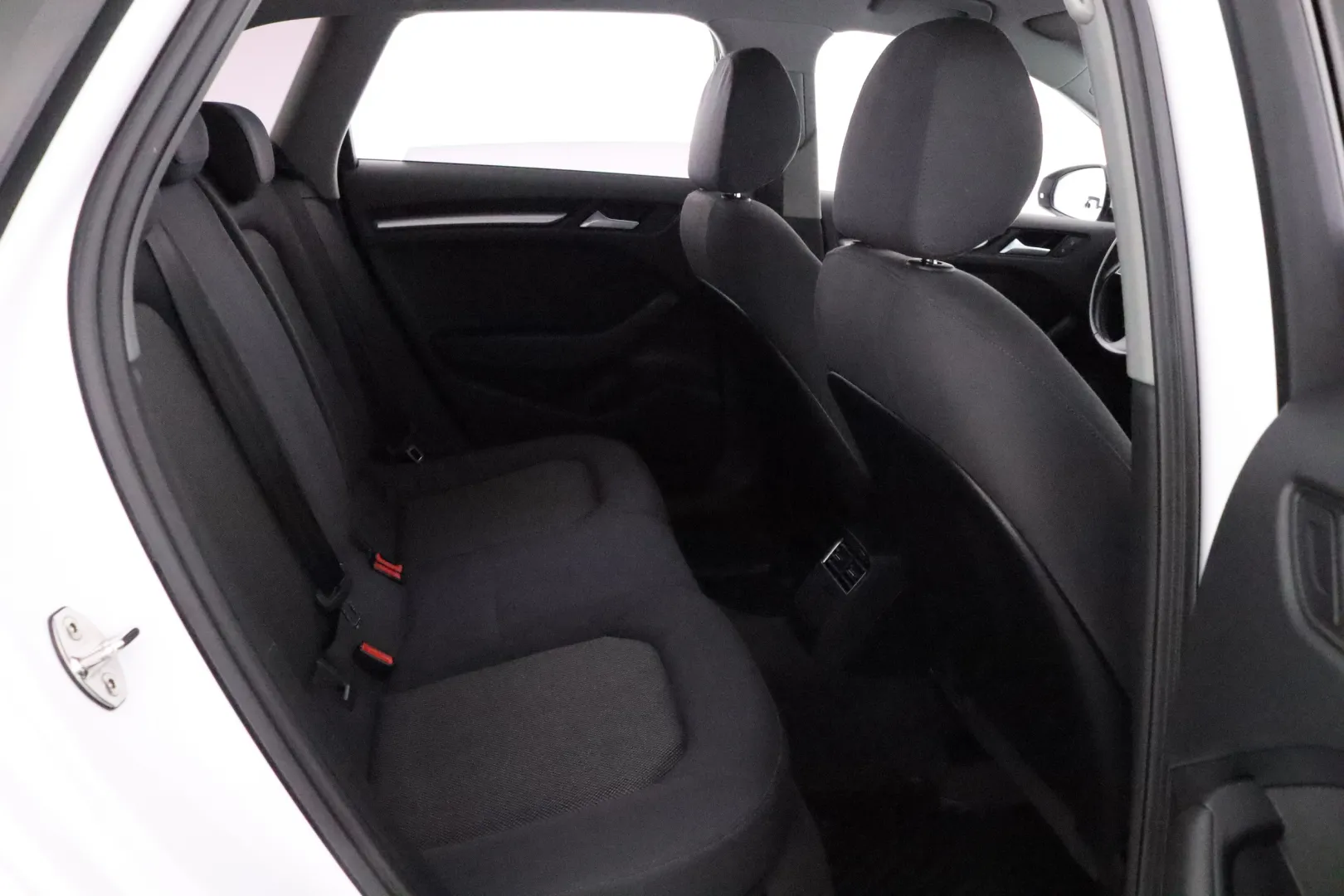 AUDI A3 EOO-752 carousel image