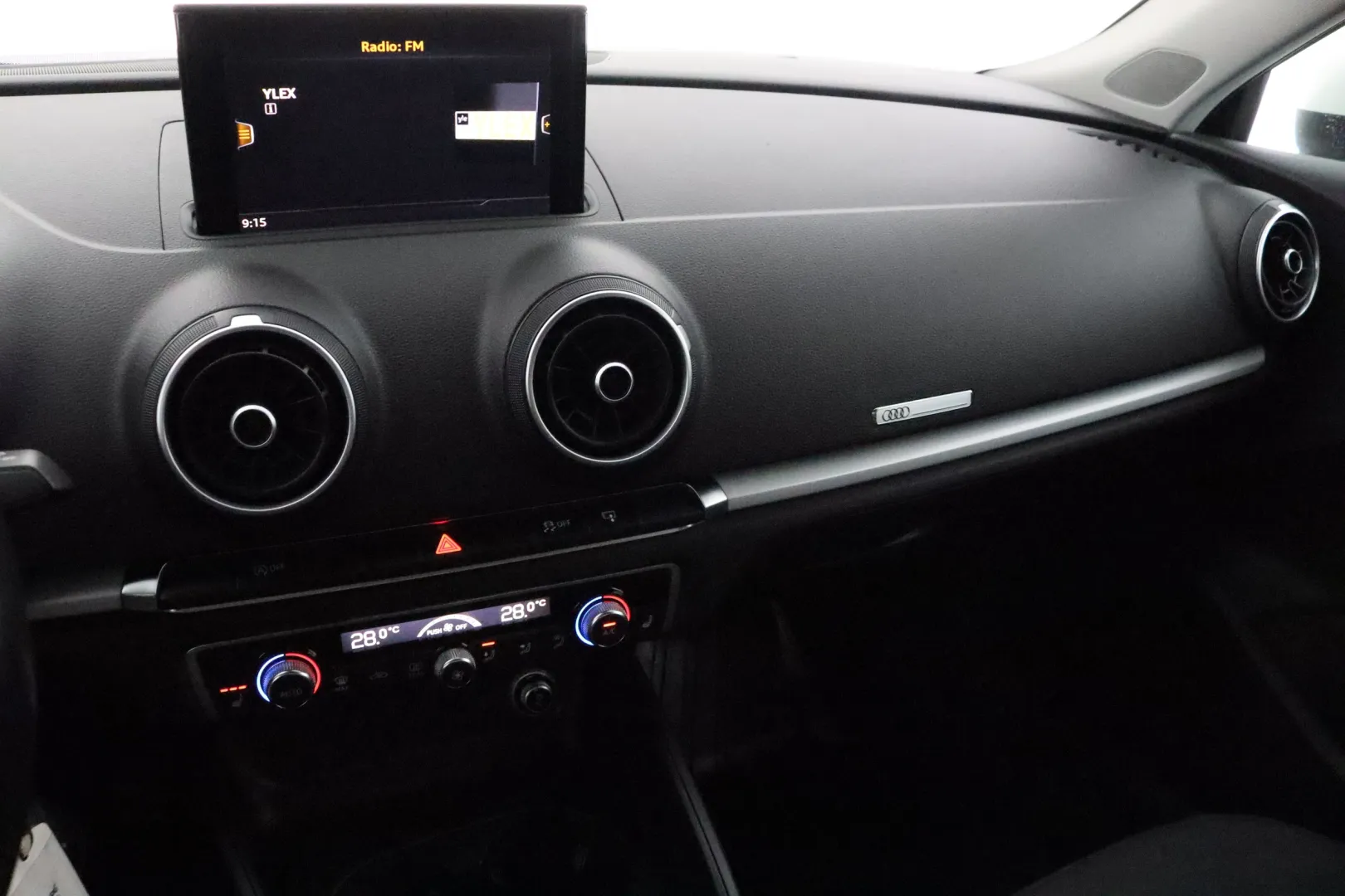 AUDI A3 EOO-752 carousel image