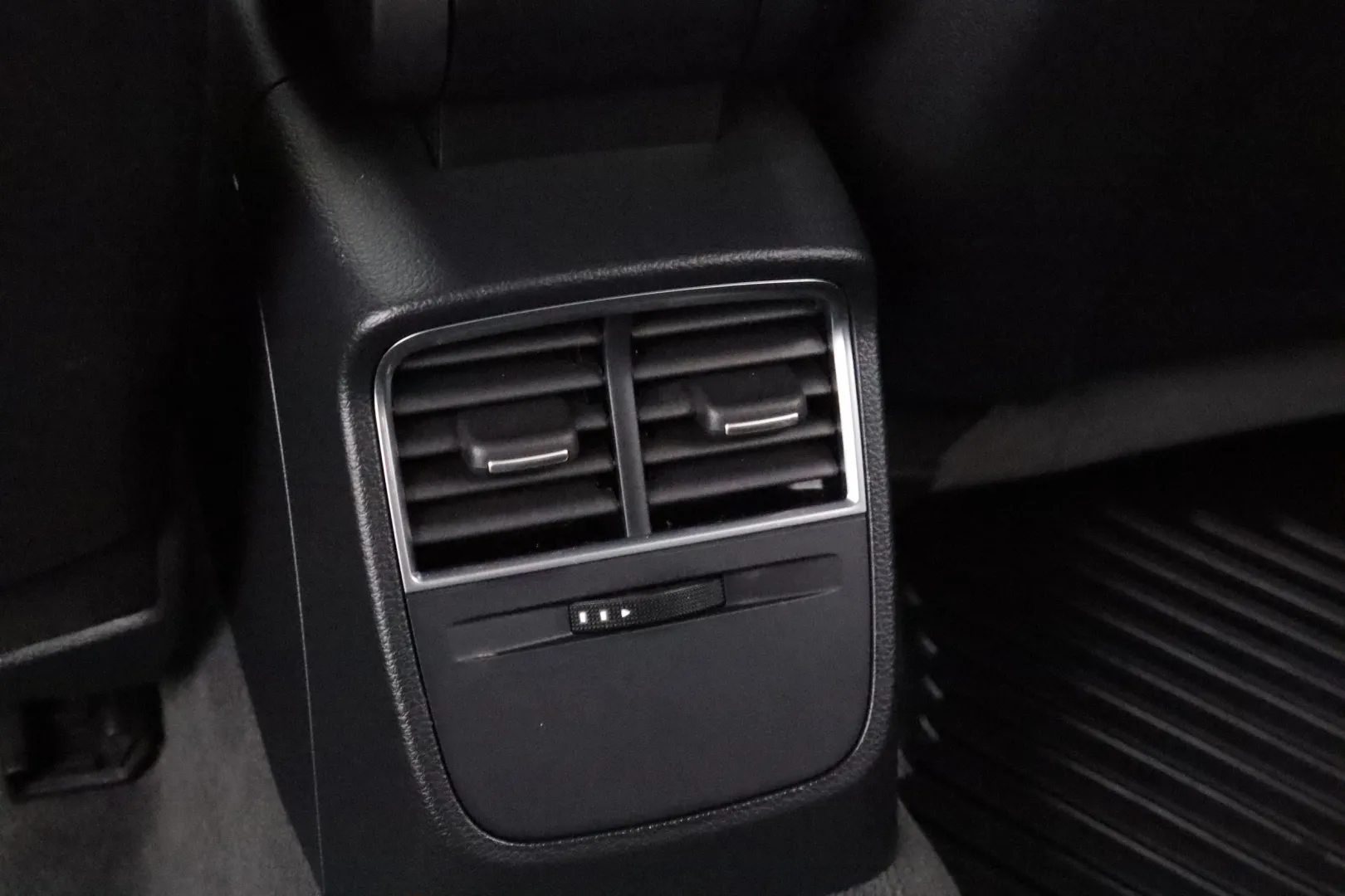 AUDI A3 EOO-752 carousel image