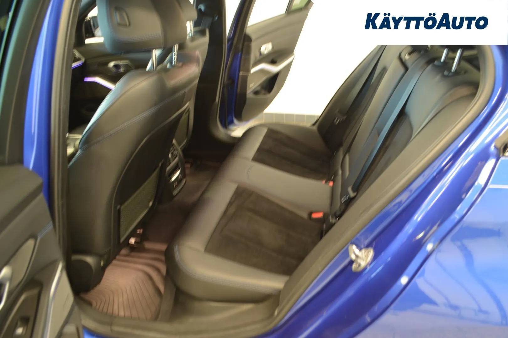 BMW 330 JLM-358 carousel image