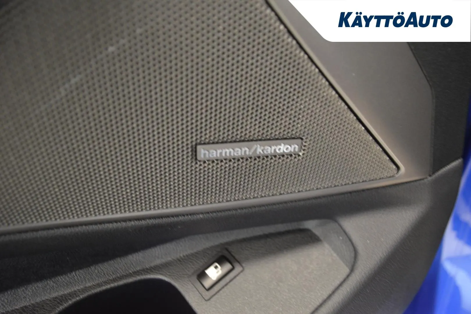 BMW 330 JLM-358 carousel image