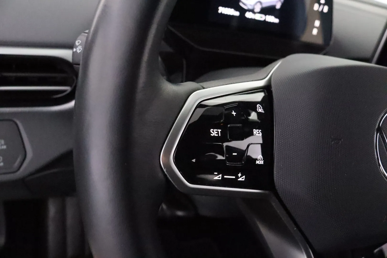 VOLKSWAGEN ID.4 RVZ-283 carousel image