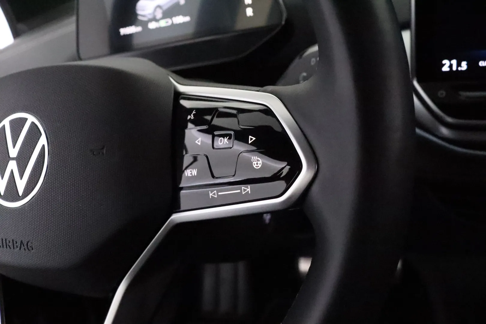 VOLKSWAGEN ID.4 RVZ-283 carousel image