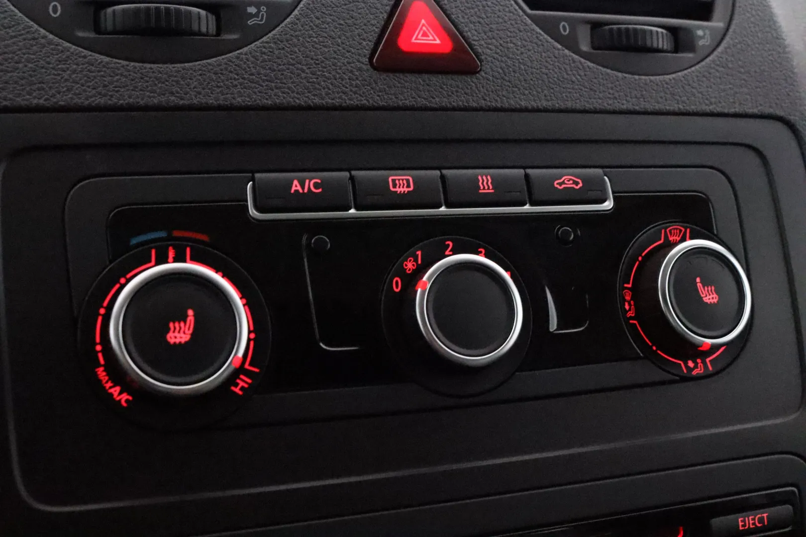 VOLKSWAGEN Caddy Maxi EMH-323 carousel image