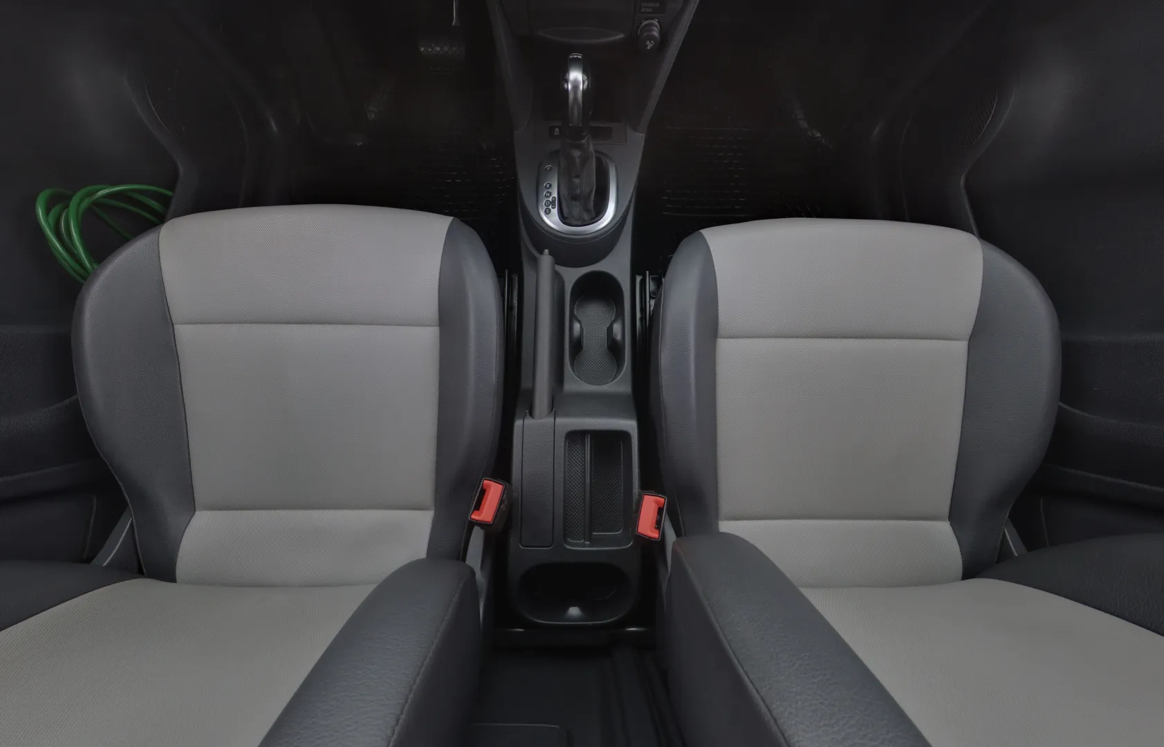 VOLKSWAGEN Caddy Maxi EMH-323 carousel image