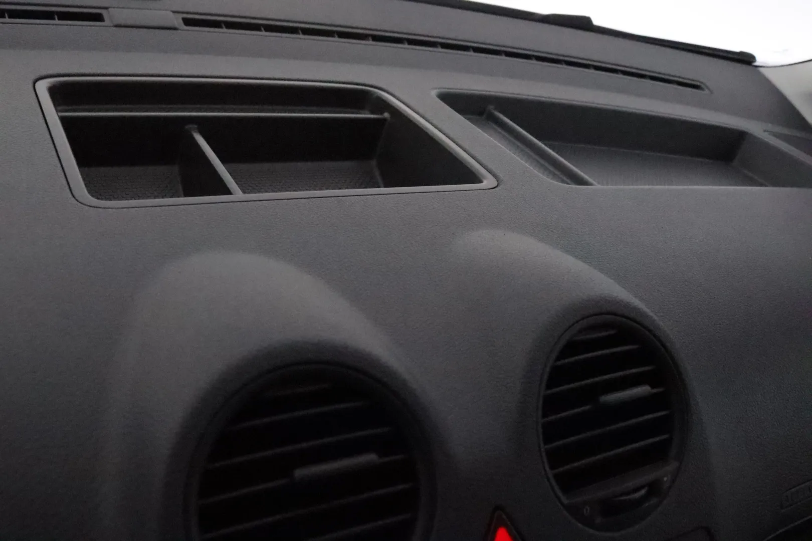 VOLKSWAGEN Caddy Maxi EMH-323 carousel image