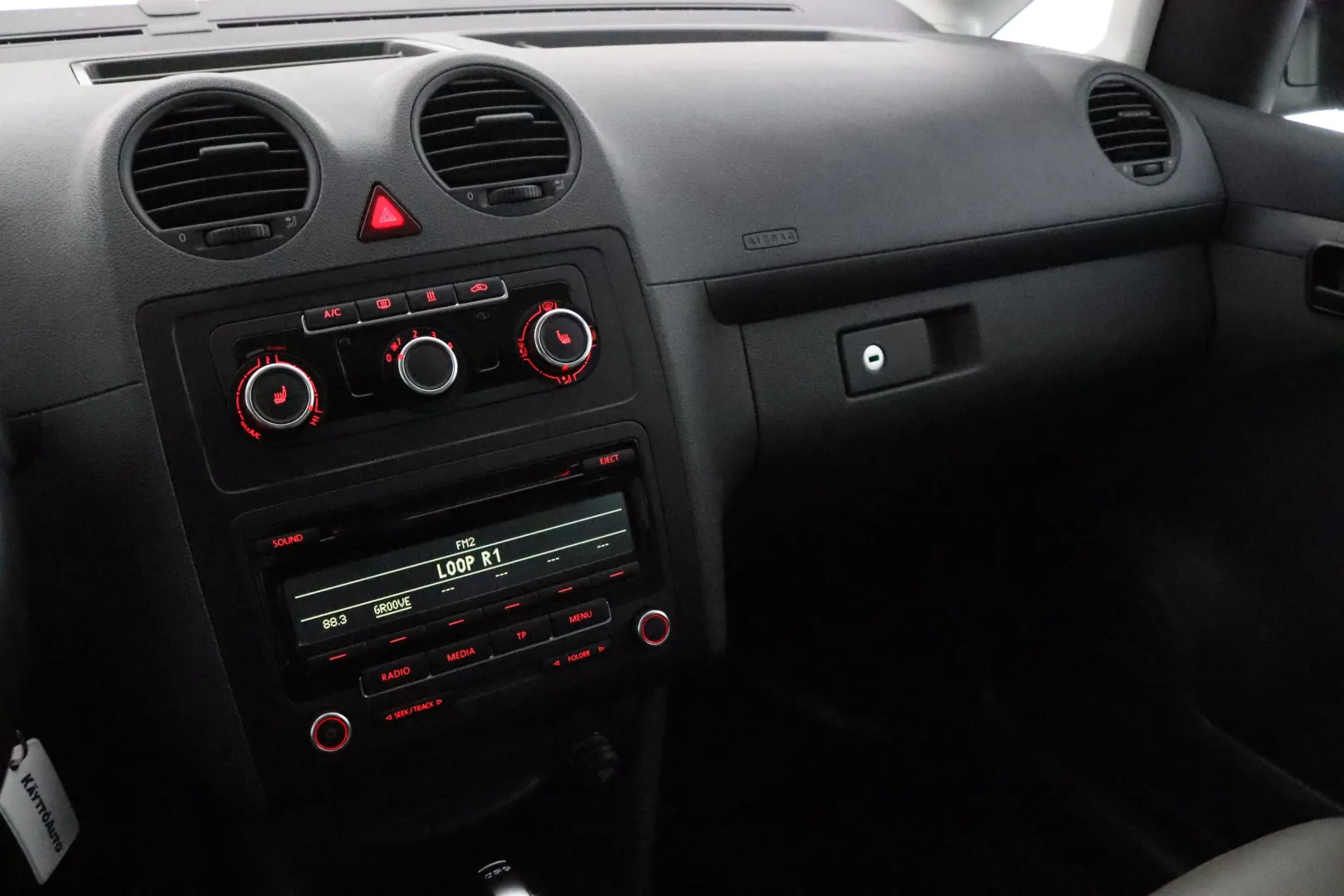 VOLKSWAGEN Caddy Maxi EMH-323 carousel image