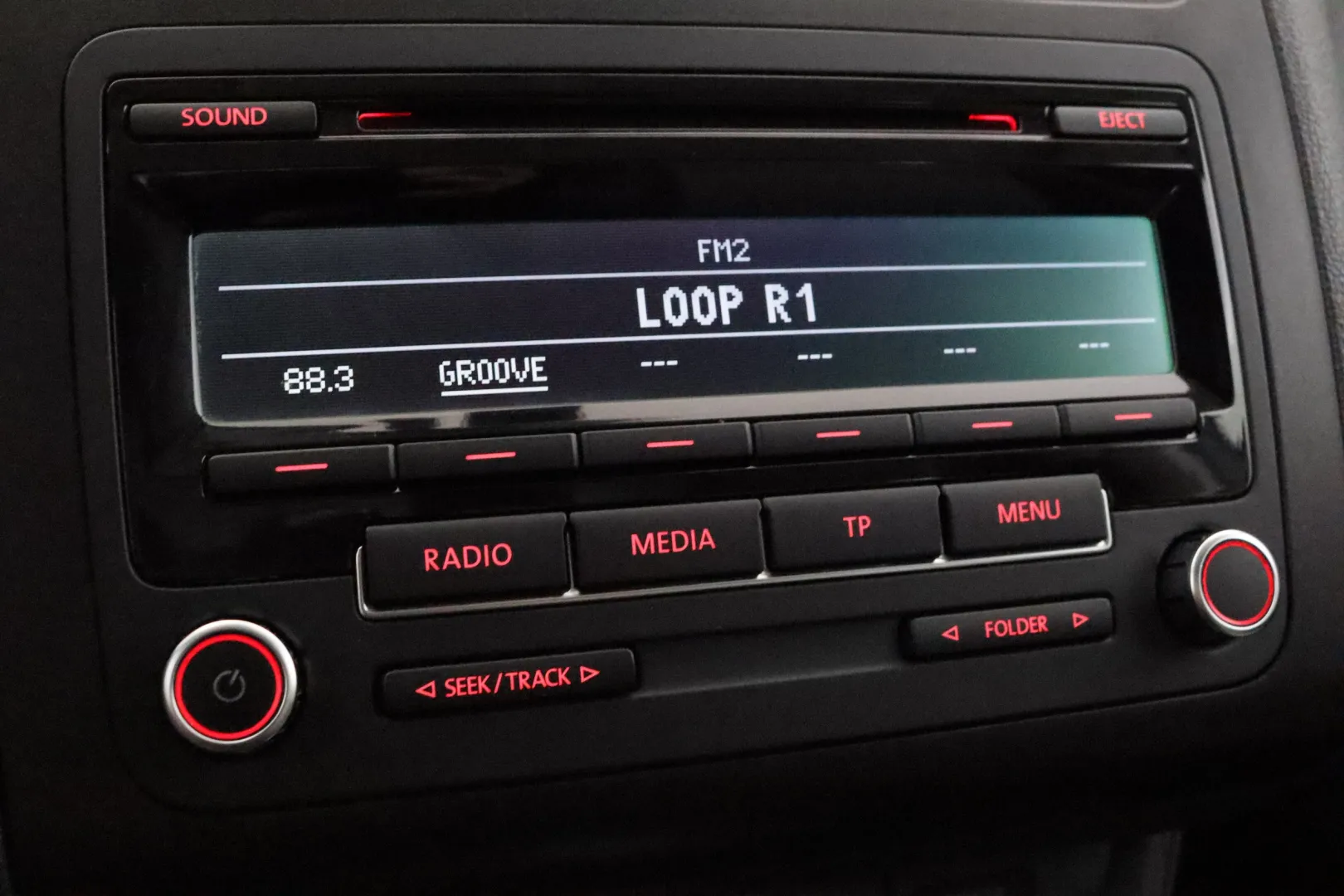 VOLKSWAGEN Caddy Maxi EMH-323 carousel image