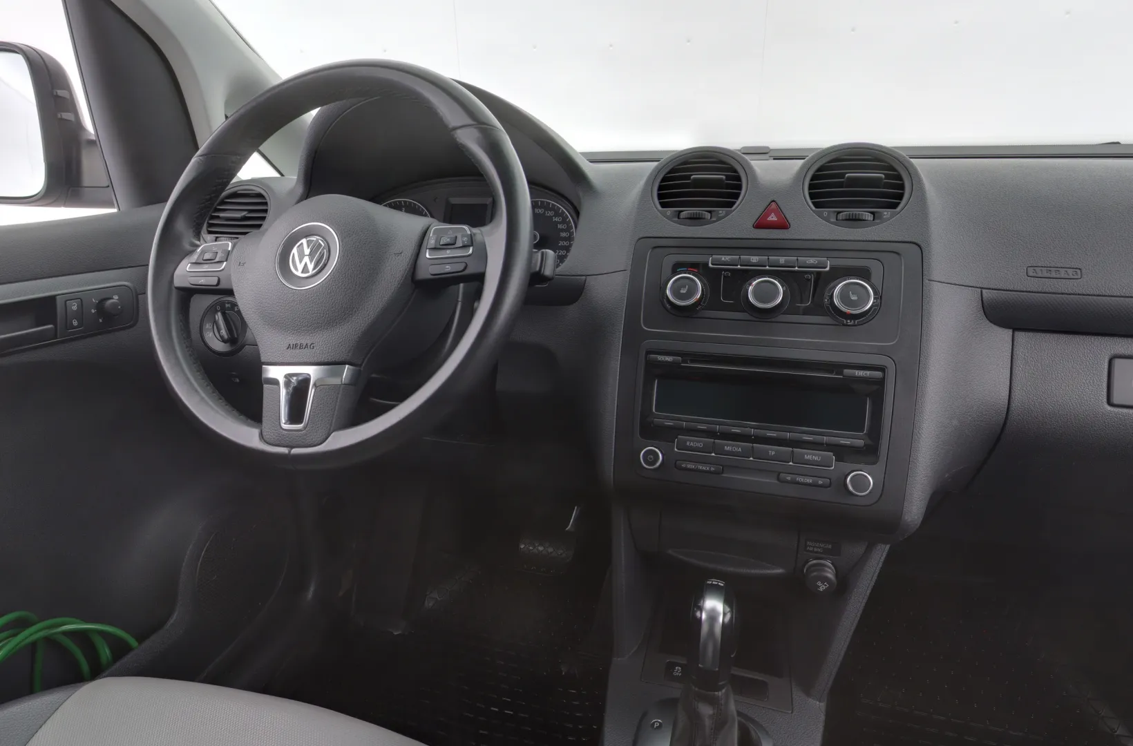 VOLKSWAGEN Caddy Maxi EMH-323 carousel image