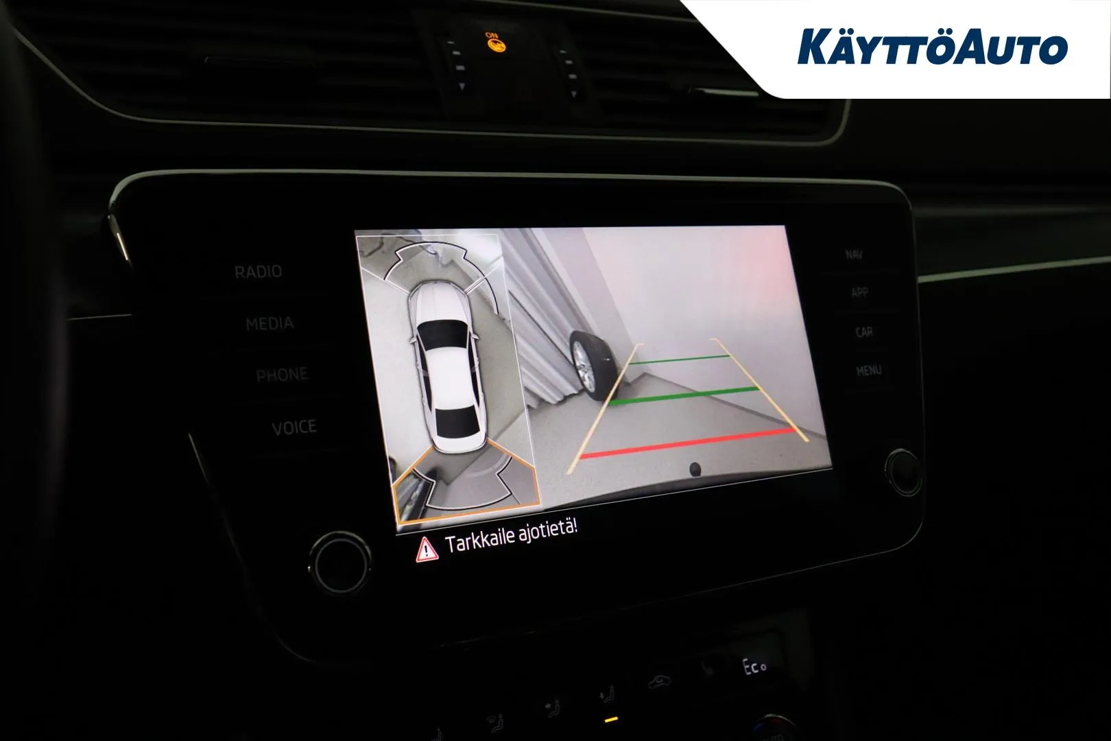 SKODA Superb COJ-641 carousel image