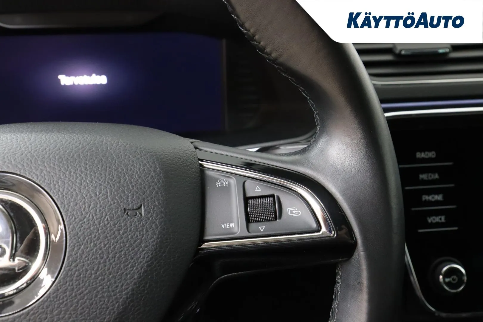 SKODA Superb COJ-641 carousel image