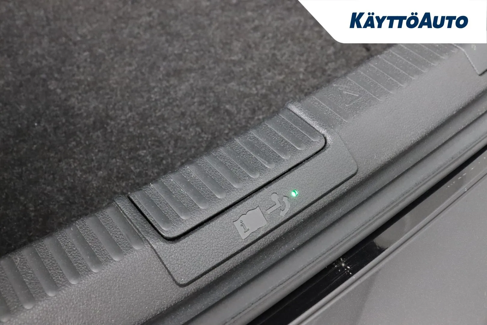 SKODA Superb COJ-641 carousel image