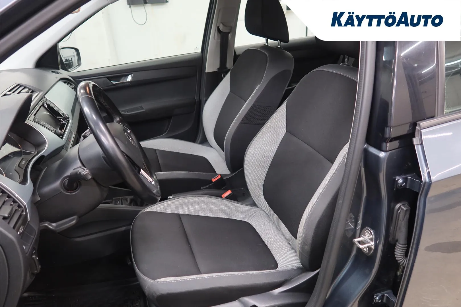 SKODA Fabia BSZ-149 carousel image