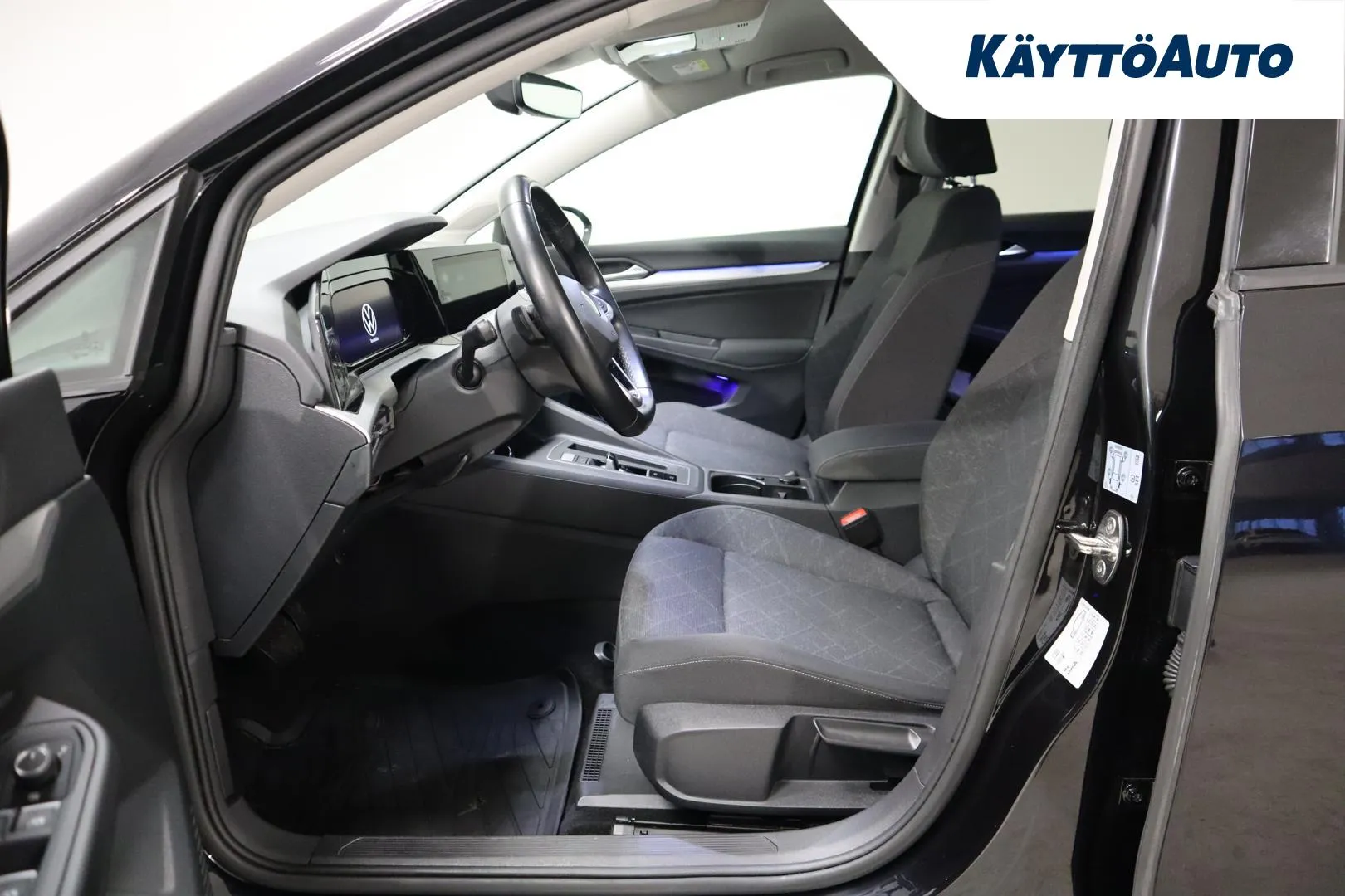 VOLKSWAGEN Golf IZA-637 carousel image