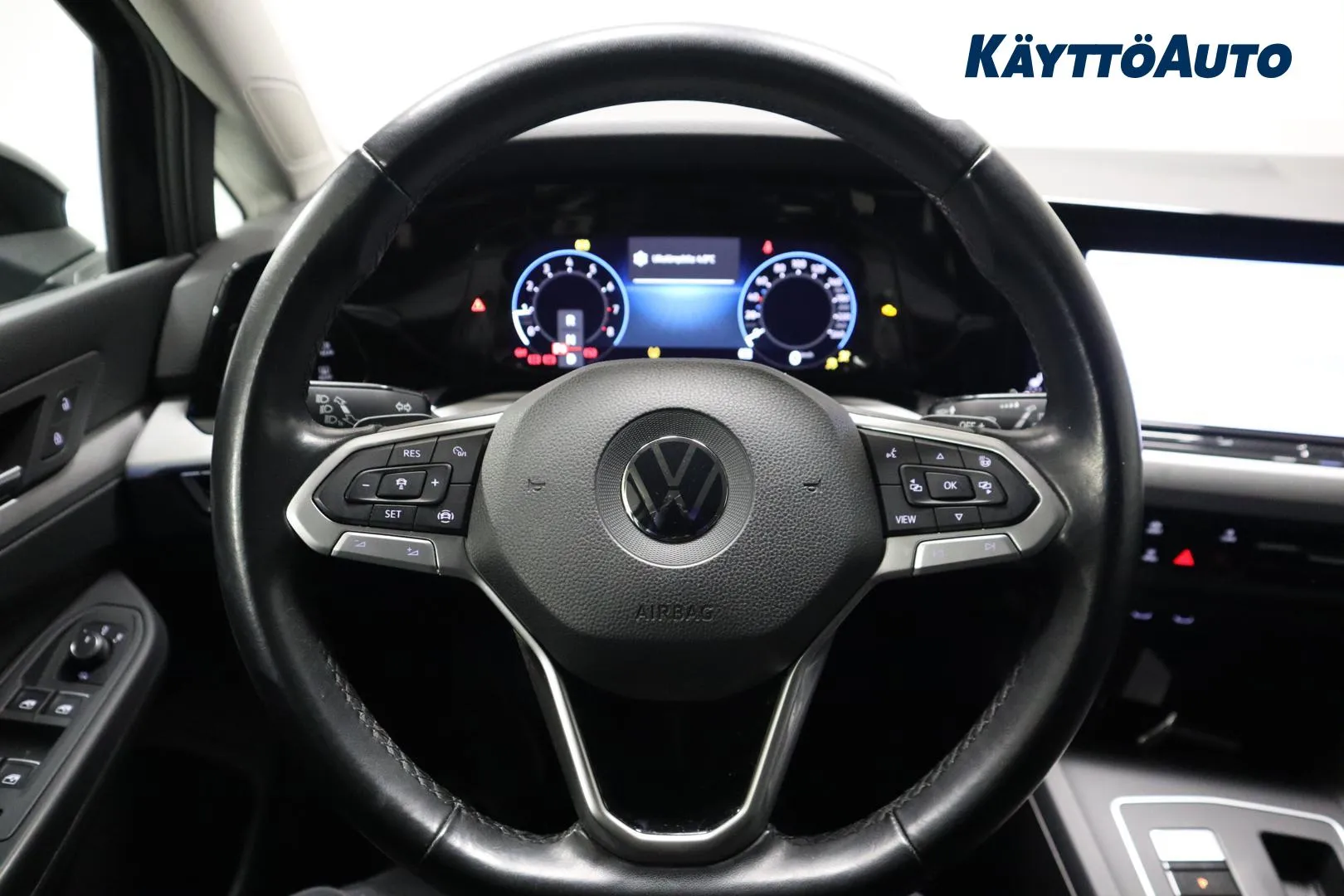 VOLKSWAGEN Golf IZA-637 carousel image