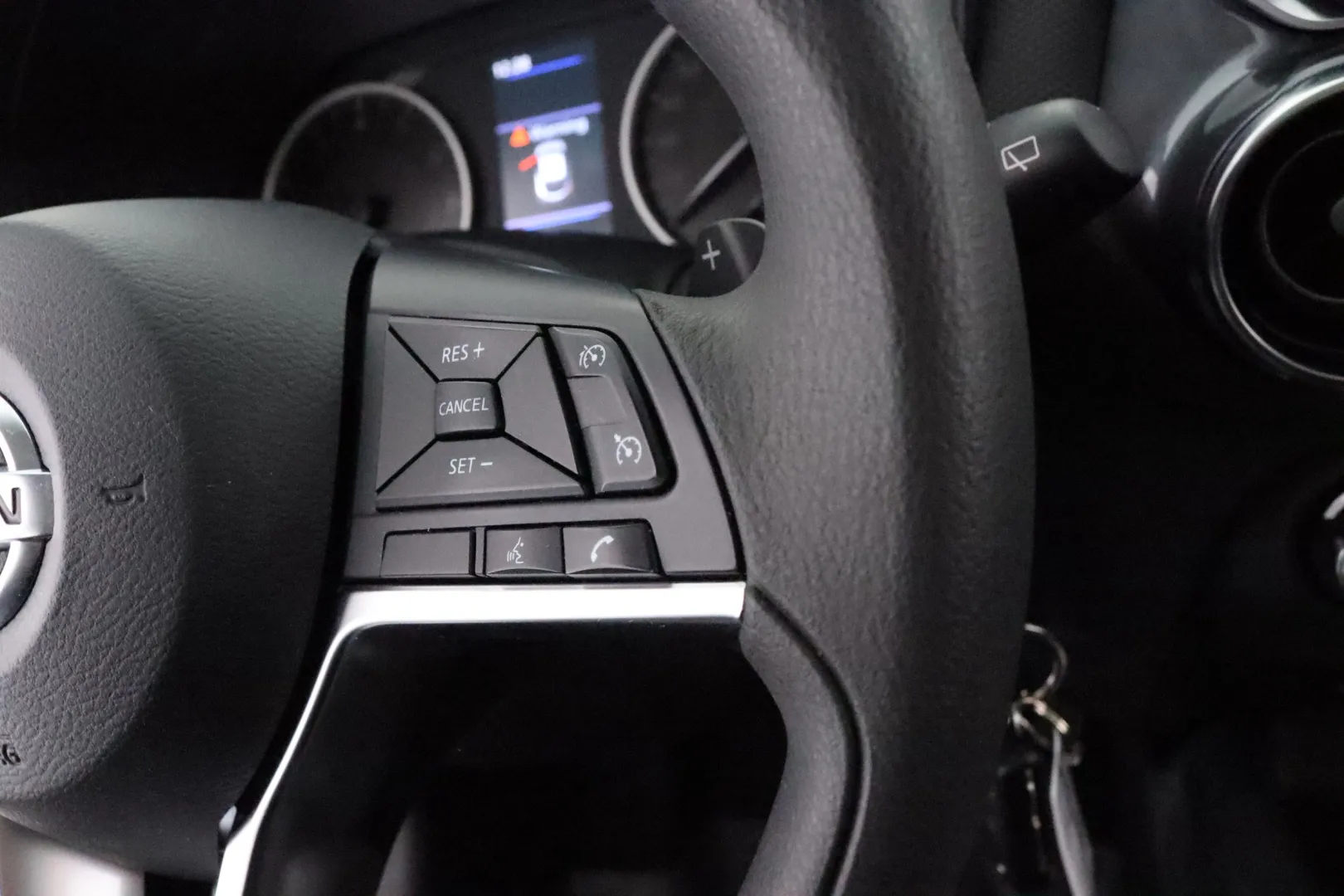 NISSAN Juke OVR-424 carousel image