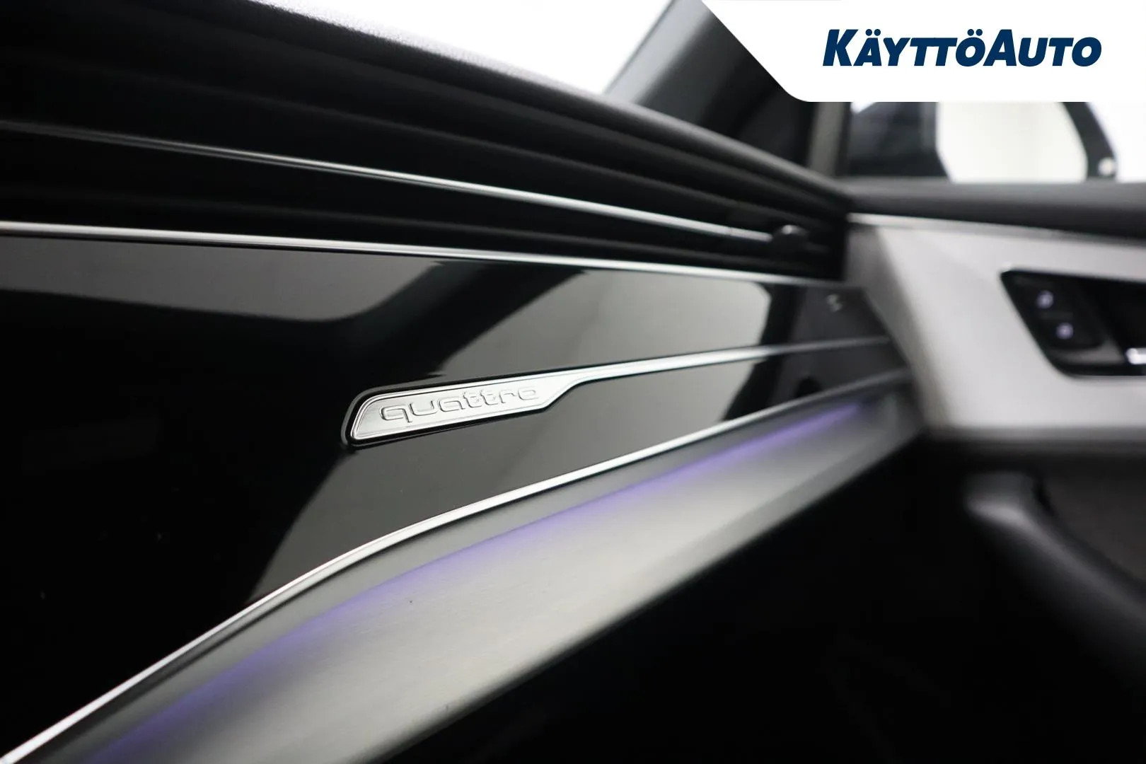 AUDI Q8 FNA-649 carousel image