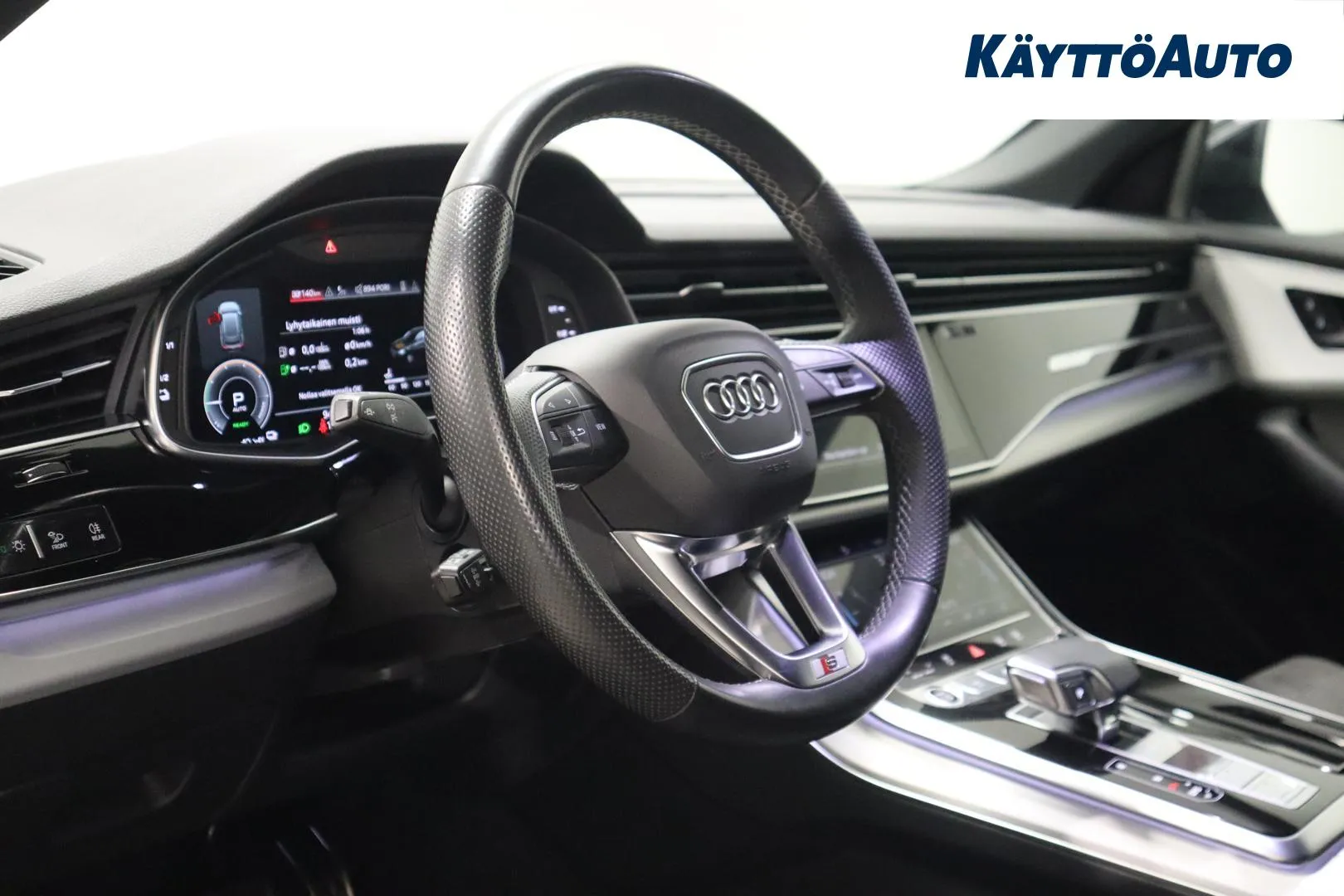 AUDI Q8 FNA-649 carousel image