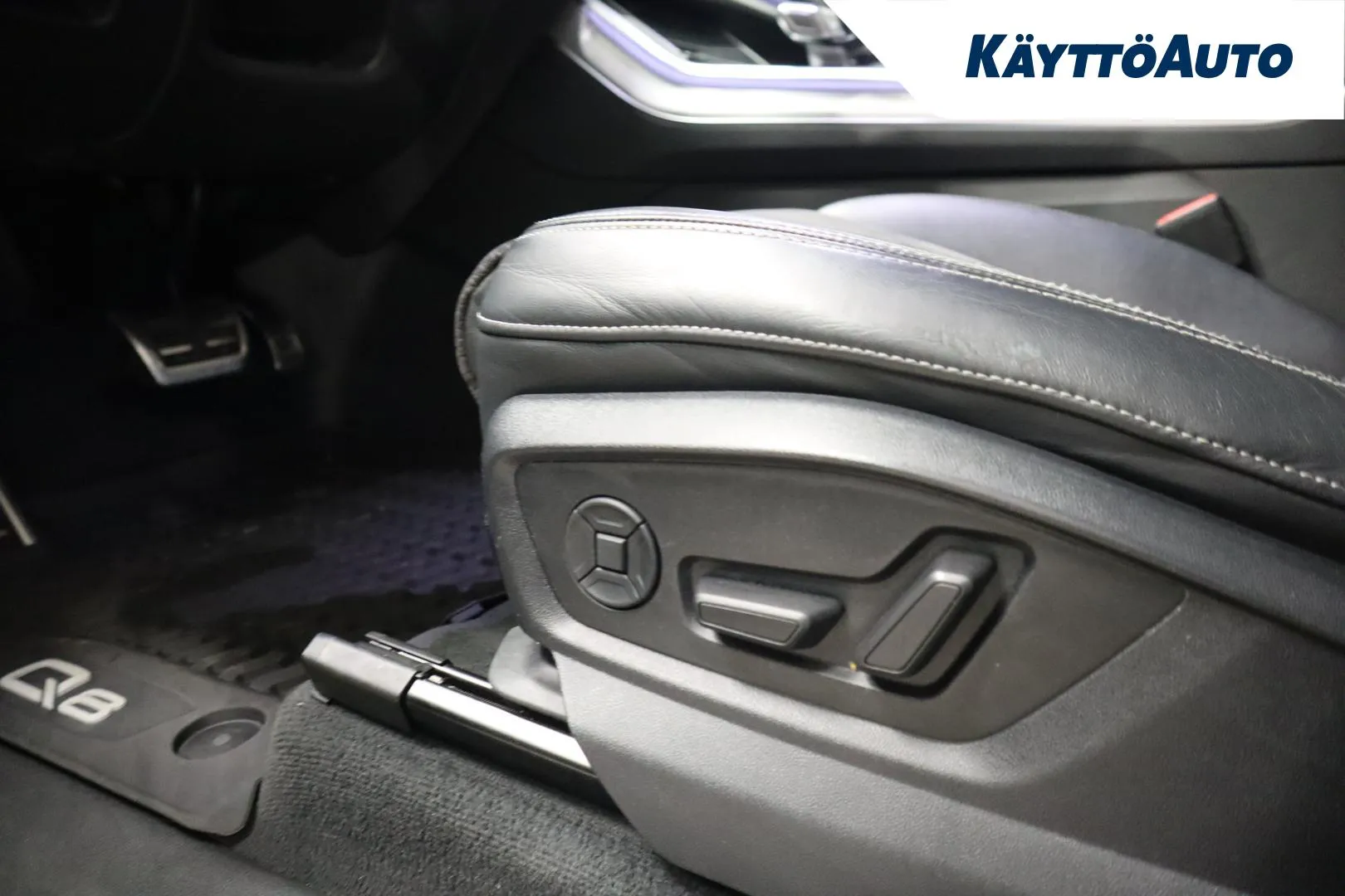 AUDI Q8 FNA-649 carousel image