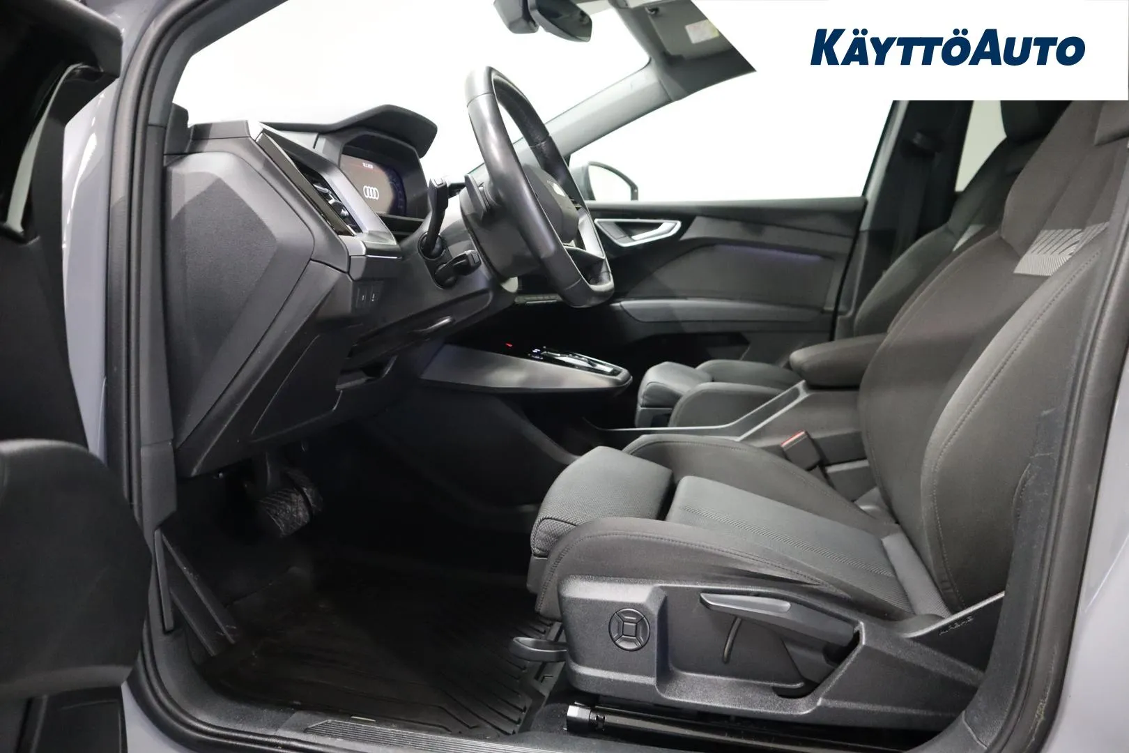 AUDI Q4 e-tron EUR-739 carousel image