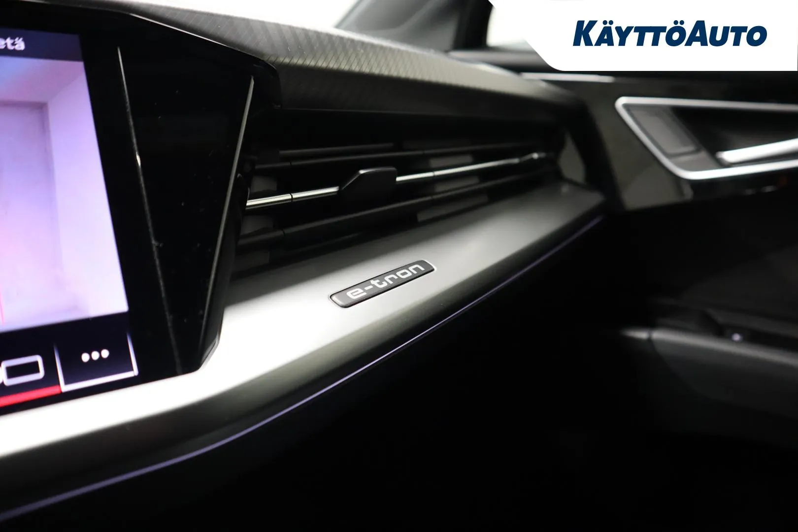 AUDI Q4 e-tron EUR-739 carousel image