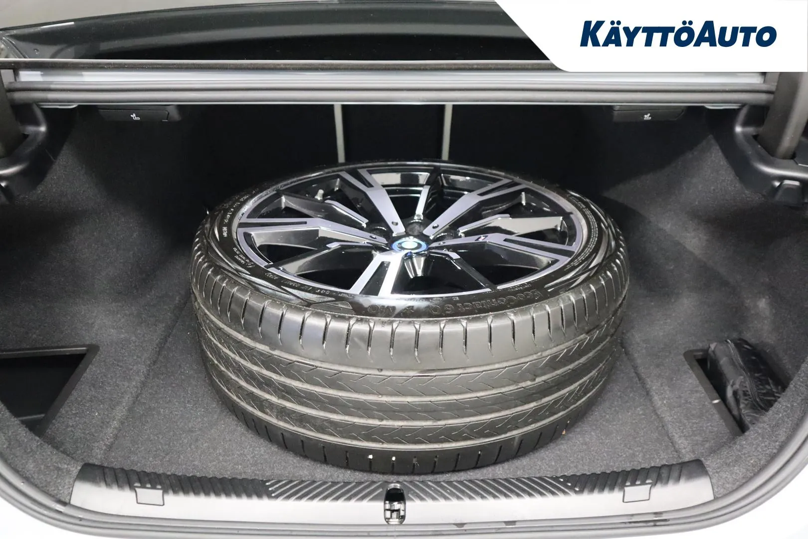 BMW i5 NNH-970 carousel image