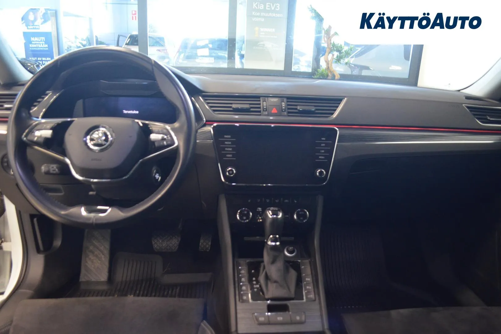 SKODA Superb CPC-871 carousel image