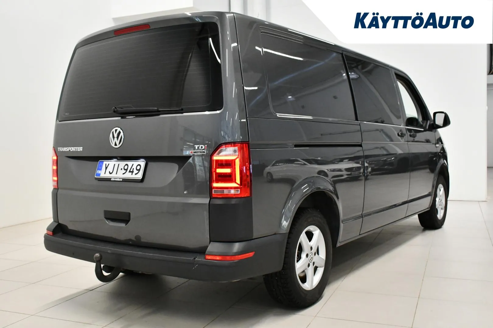 VOLKSWAGEN Transporter YJI-949 carousel image