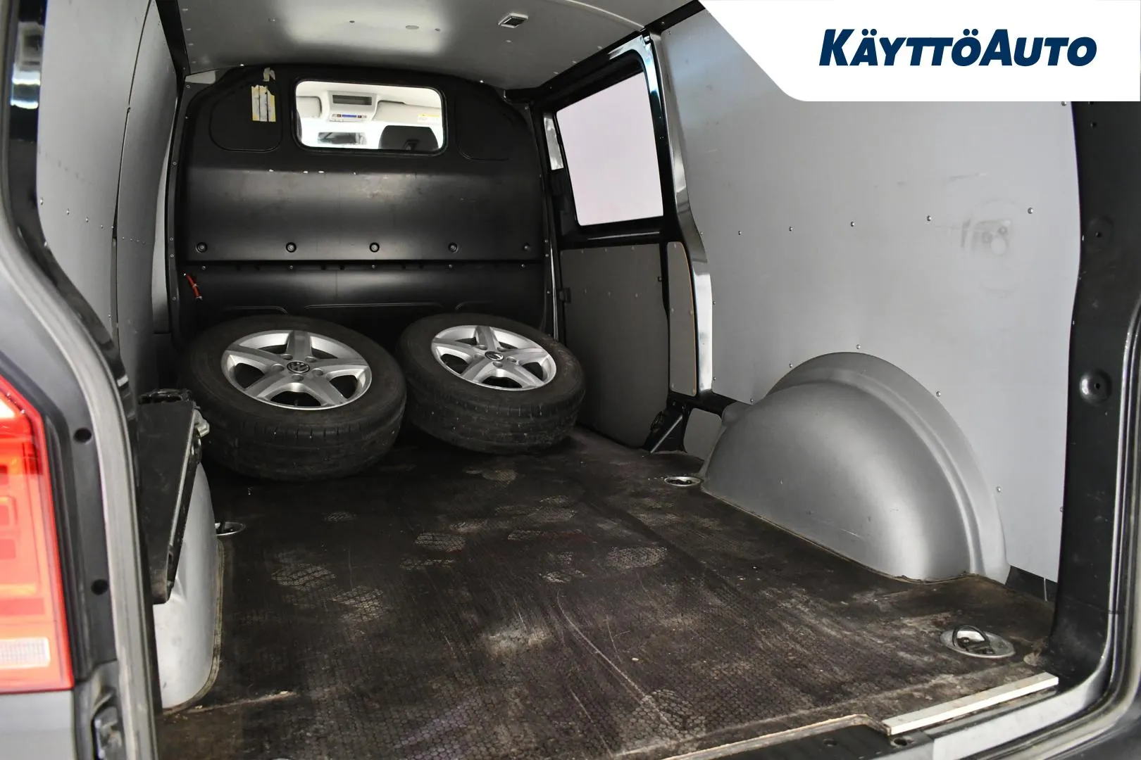 VOLKSWAGEN Transporter YJI-949 carousel image