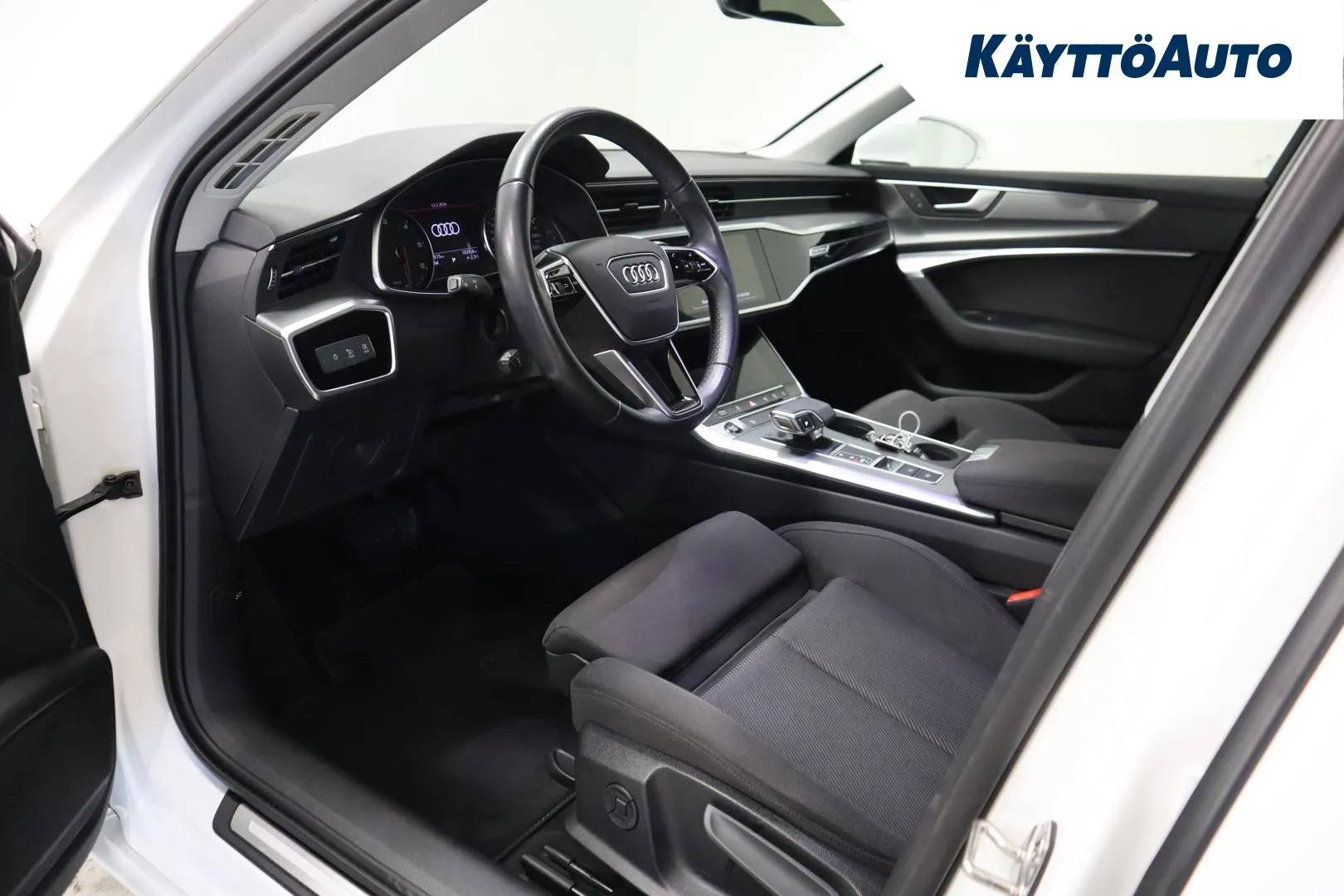 AUDI A6 CPO-400 carousel image