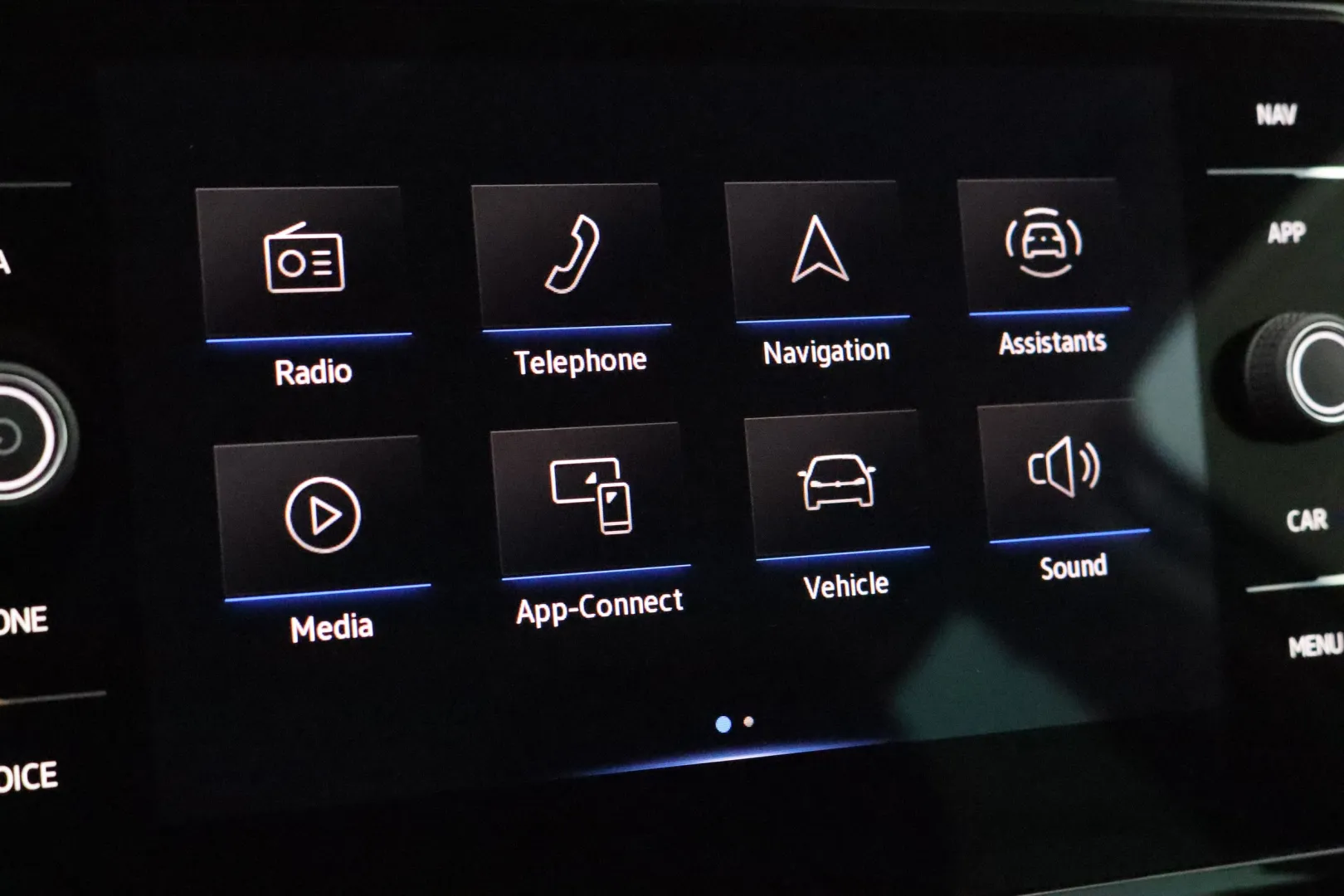 VOLKSWAGEN Passat FOF-648 carousel image