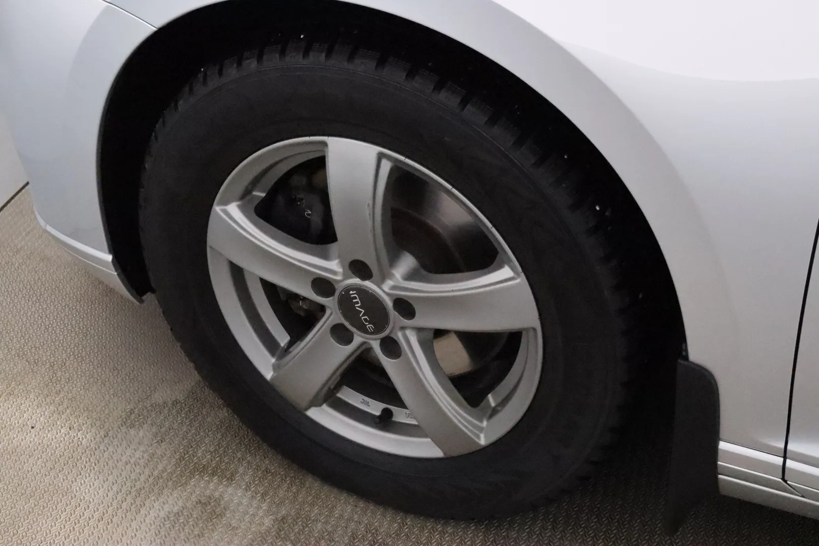 VOLKSWAGEN Passat FOF-648 carousel image