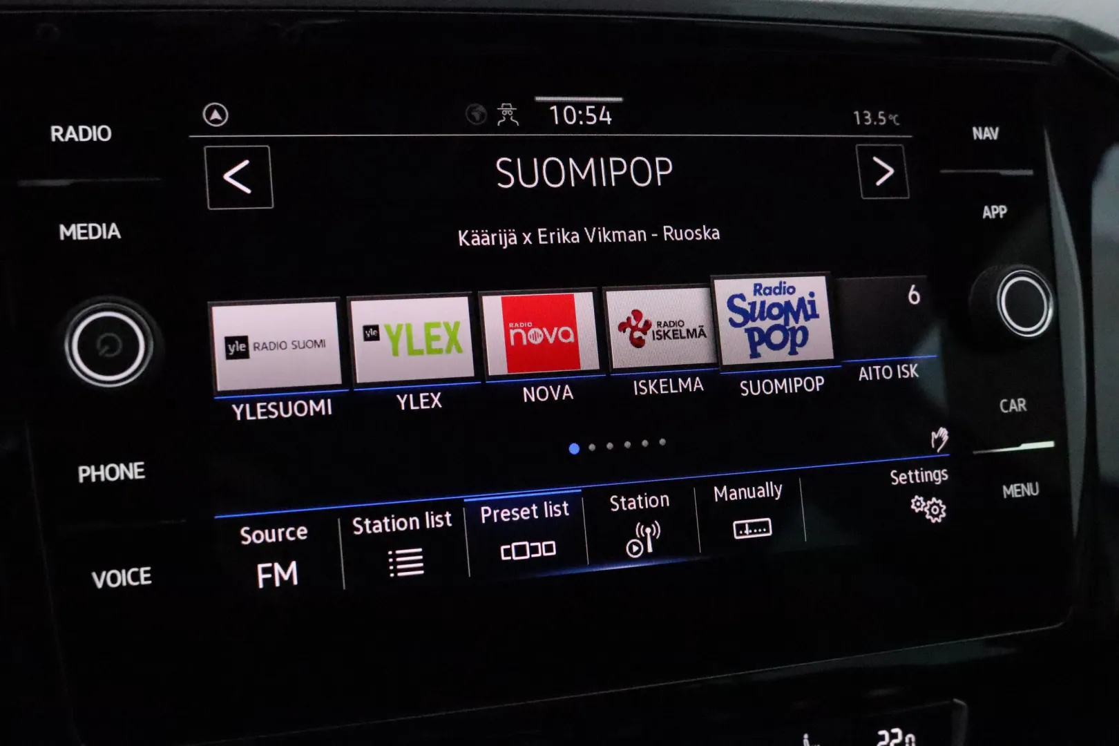 VOLKSWAGEN Passat FOF-648 carousel image