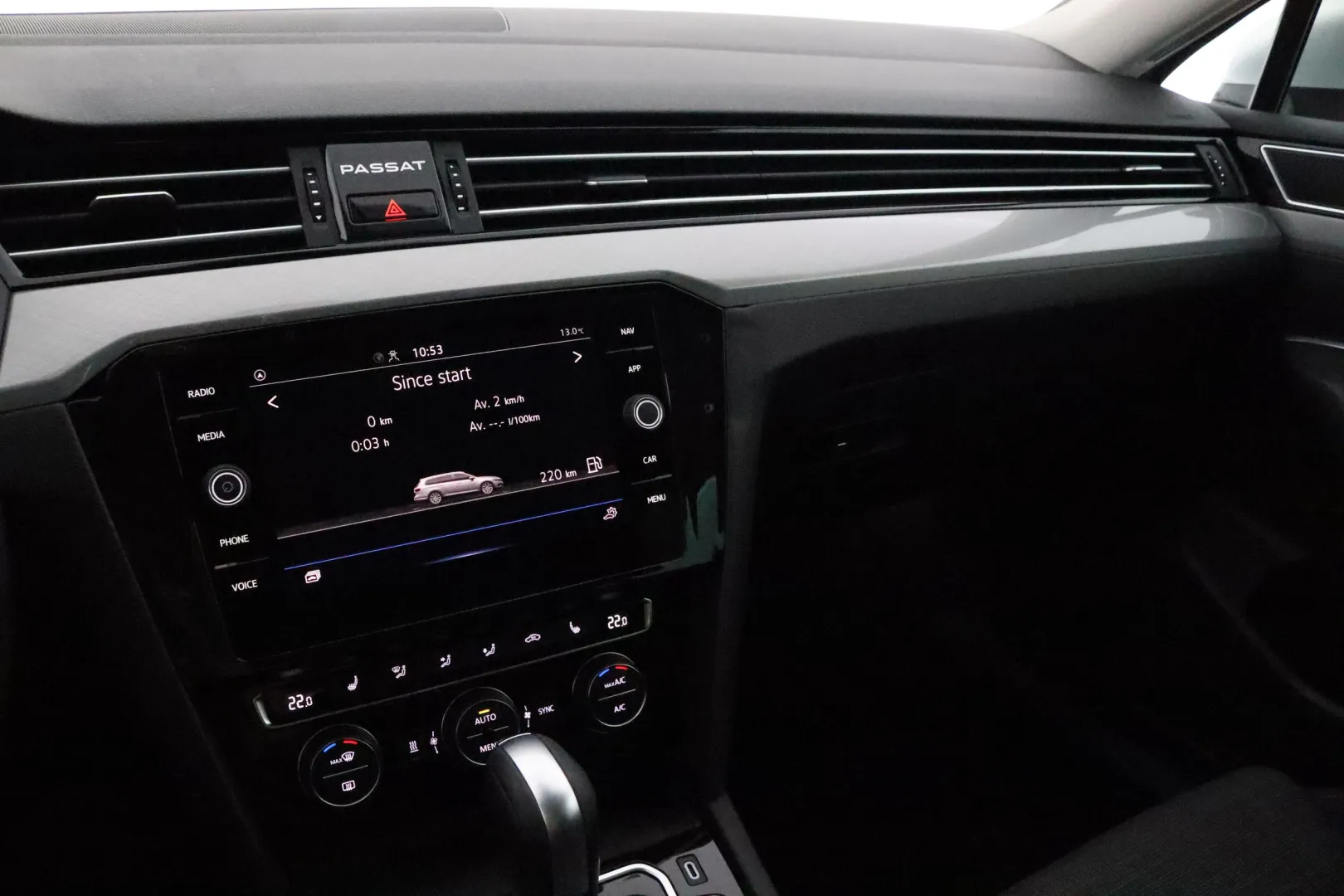 VOLKSWAGEN Passat FOF-648 carousel image