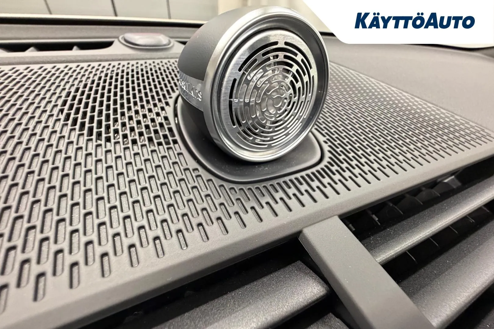 Polestar 2 YYI-201 carousel image