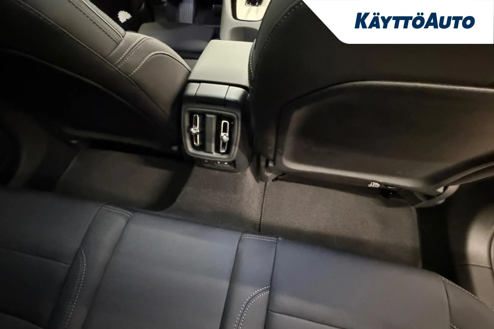 Polestar 2 YYI-201 carousel image