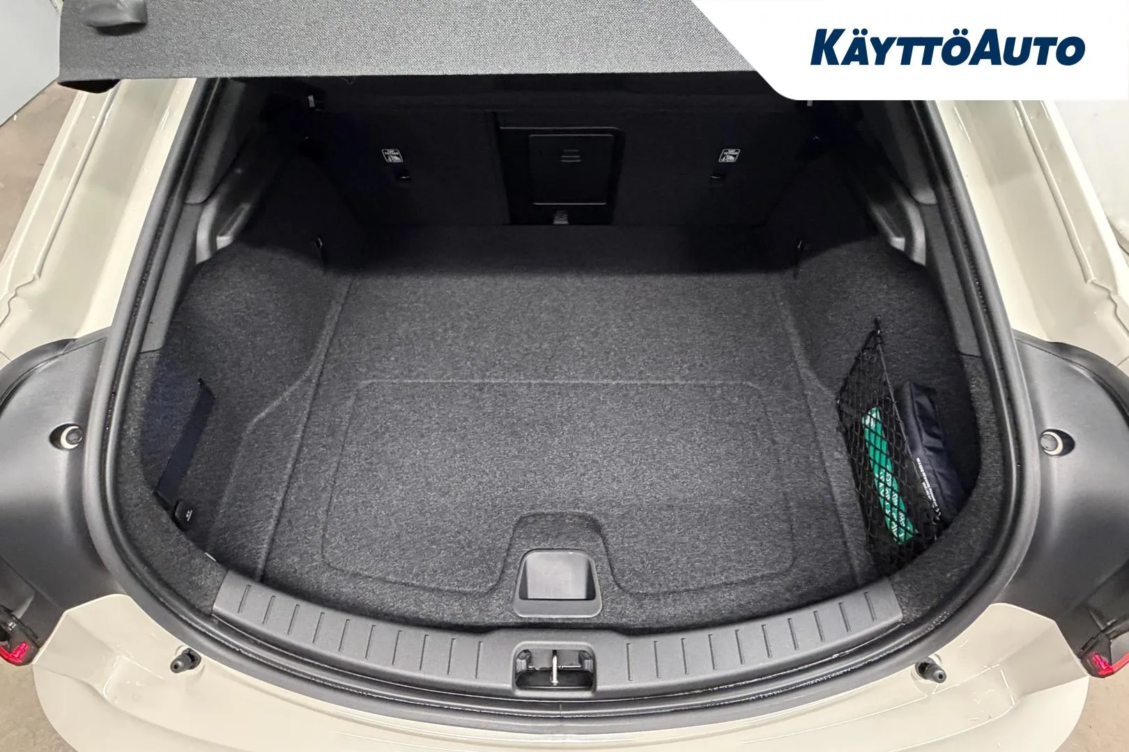 Polestar 2 YYI-201 carousel image