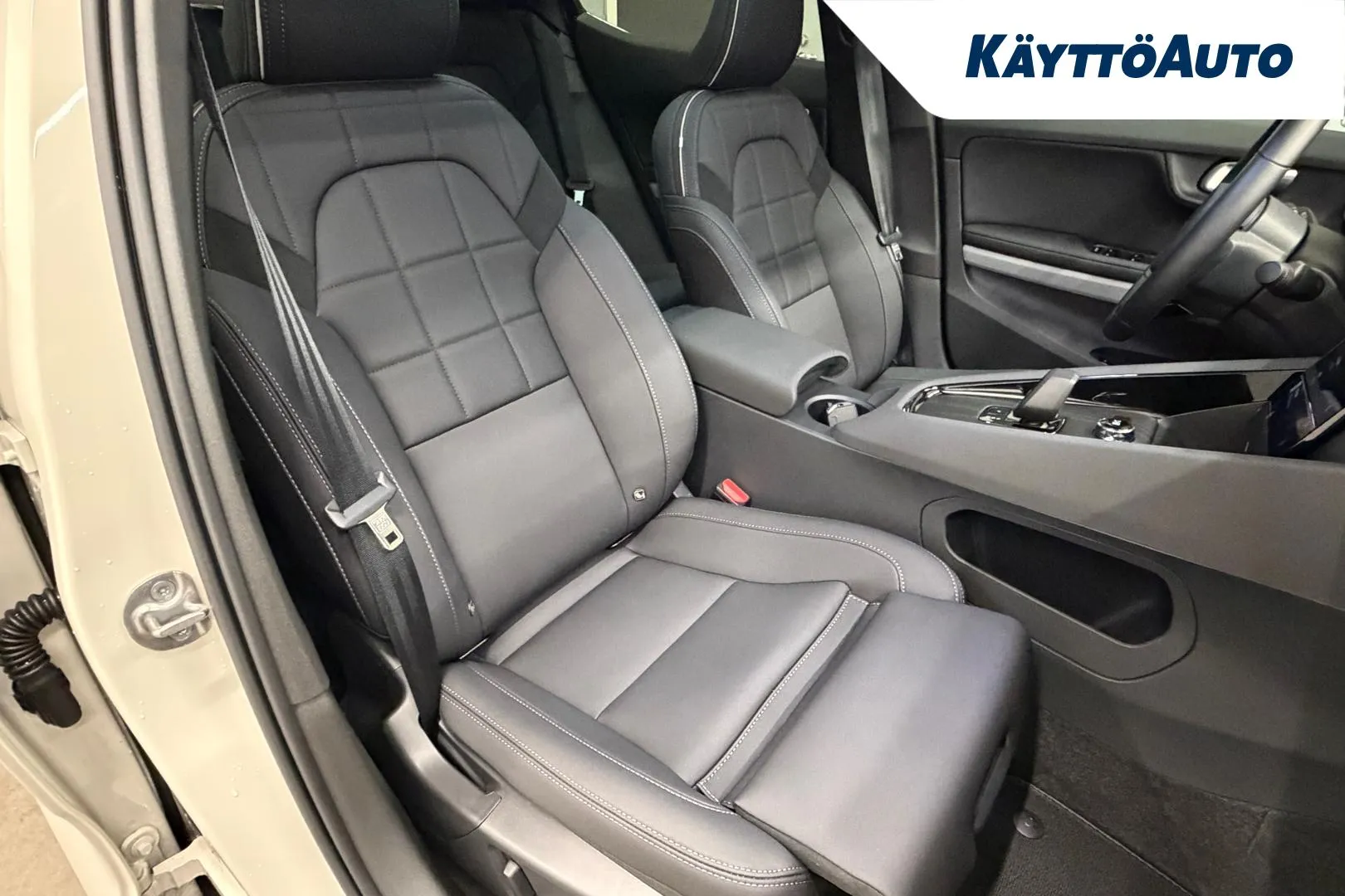 Polestar 2 YYI-201 carousel image