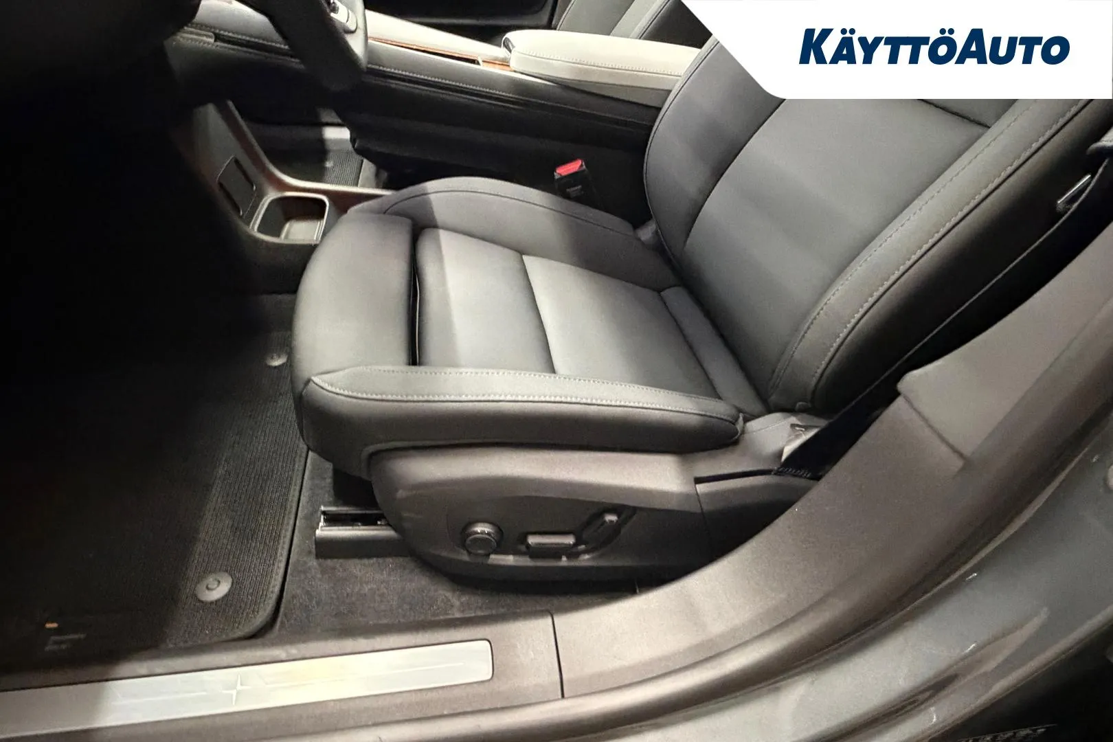 POLESTAR 4 YYF-312 carousel image