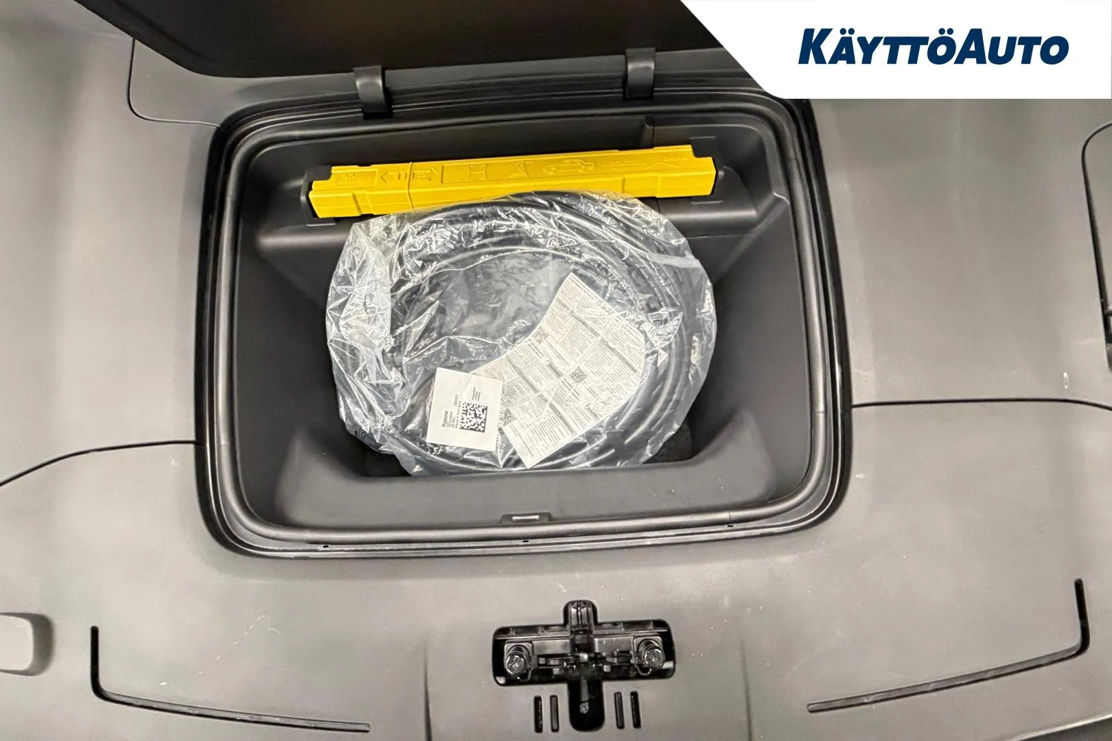 POLESTAR 4 YYF-312 carousel image