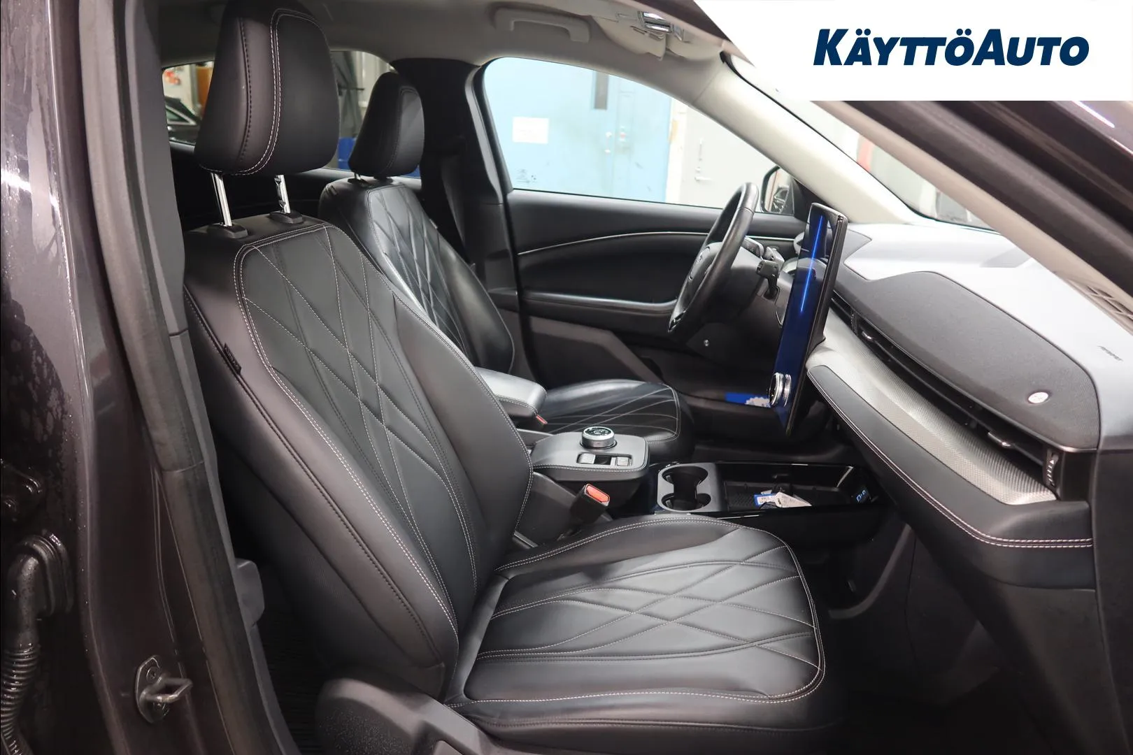 Ford Mustang Mach-E IPK-385 carousel image