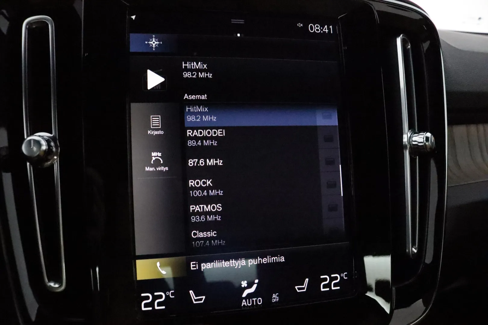 VOLVO XC40 OXV-887 carousel image