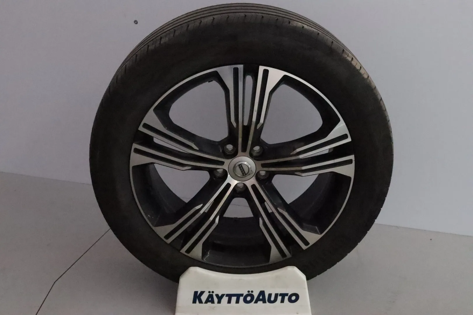 VOLVO XC40 OXV-887 carousel image