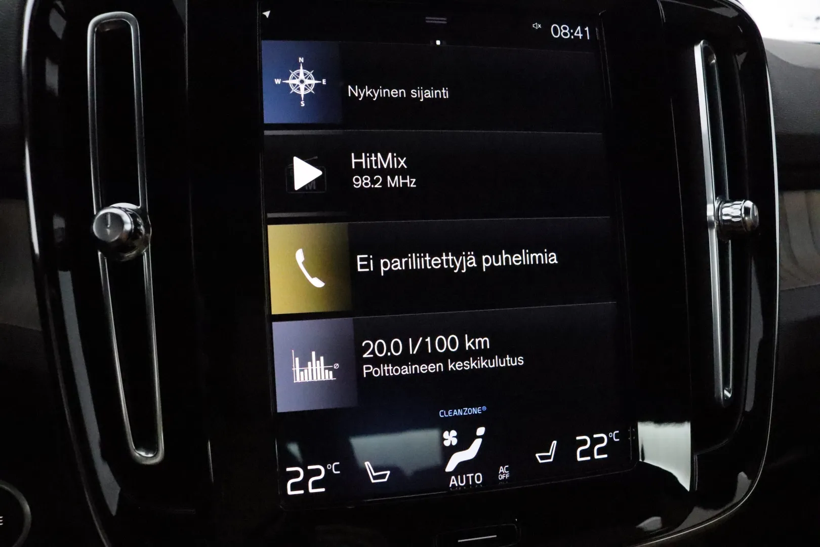 VOLVO XC40 OXV-887 carousel image