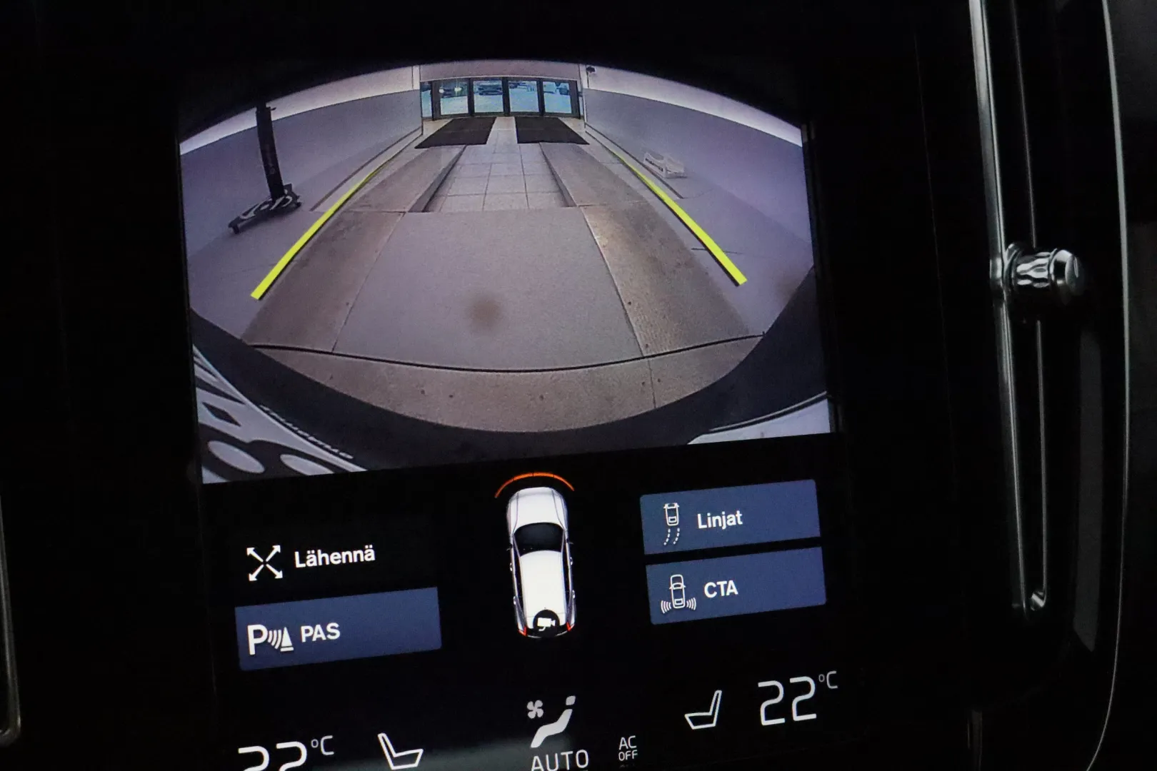 VOLVO XC40 OXV-887 carousel image