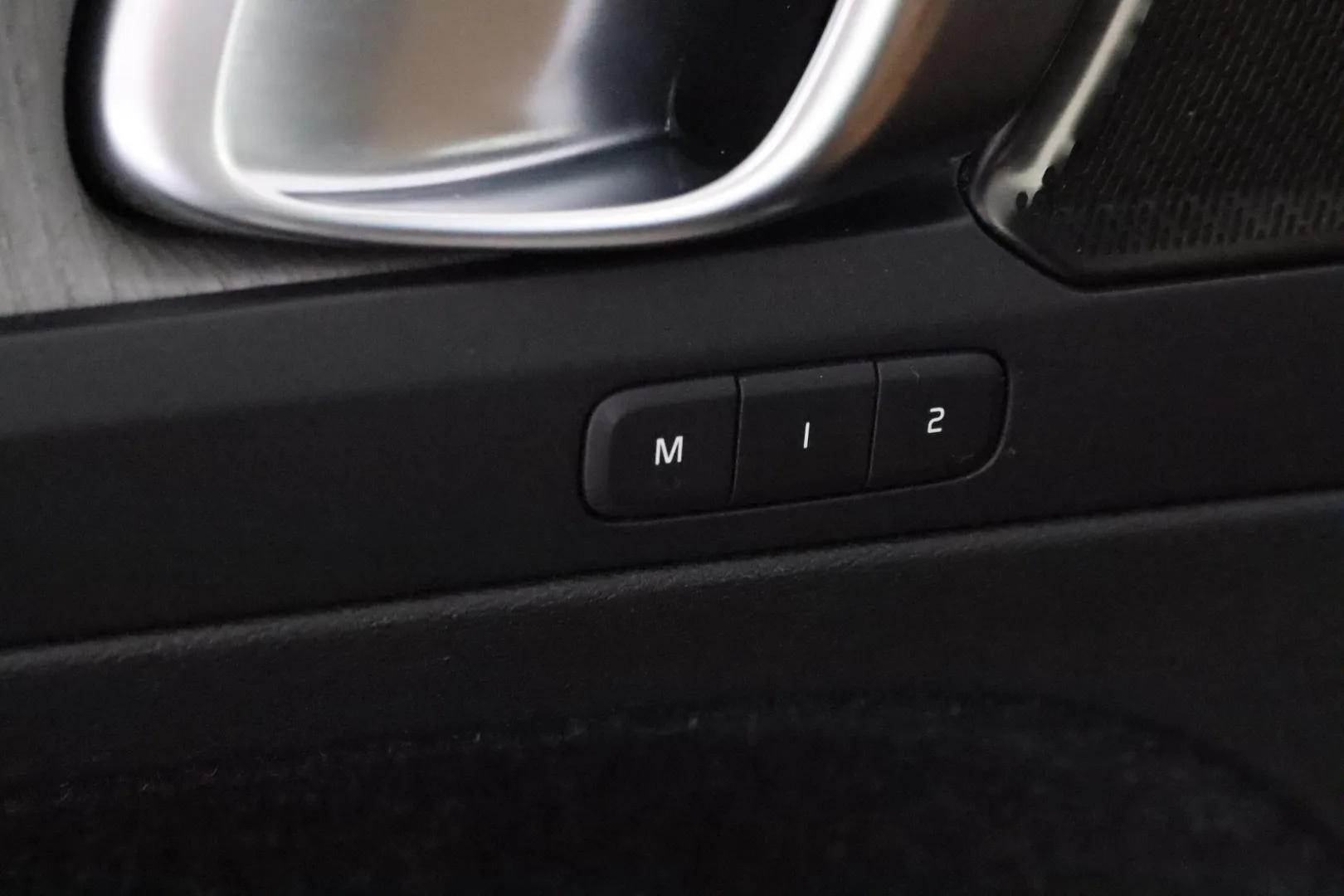 VOLVO XC40 OXV-887 carousel image