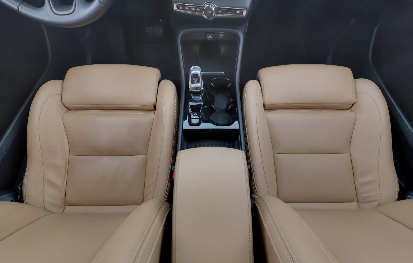 VOLVO XC40 OXV-887 carousel image